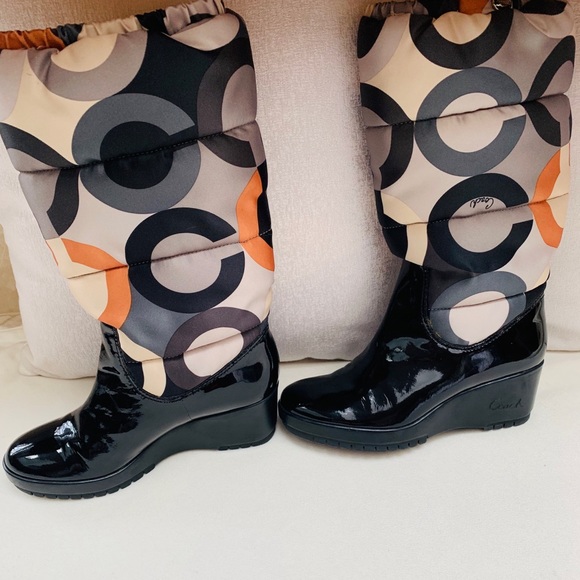 Coach Charm Signature Logo Winter Puffer B… - Picture 3 of 8